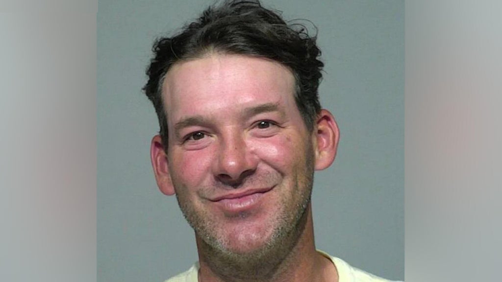Tony Romo on leave from CBS Sports after arrest in Wisconsin on charge of driving while intoxicated — CBS Miami, Pinecrest Arts news