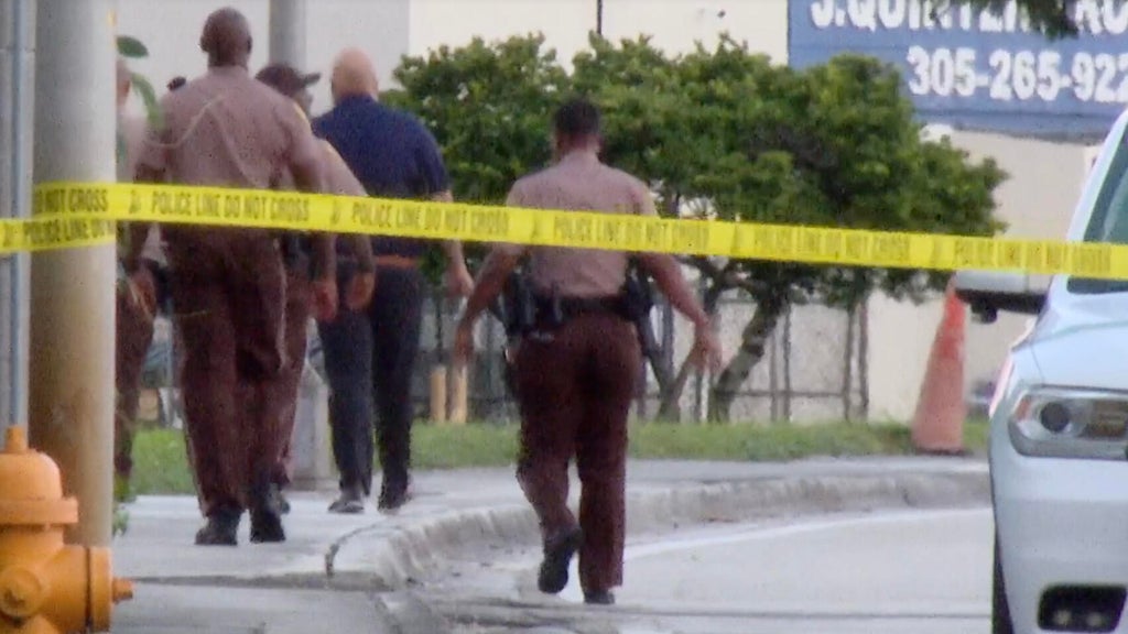 Driver found with gunshot wound after Northwest Miami-Dade crash, deputies say — CBS Miami, Pinecrest Community news
