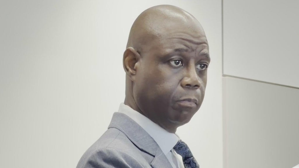 North Miami mayor disqualified from race, leaving opponent as only person on ballot — CBS Miami, Pinecrest Government news