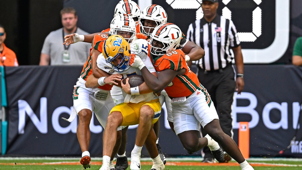 Malachi Toney's record-setting day powers No. 1 Miami past Pitt 52-23 — CBS Miami, Pinecrest Technology news