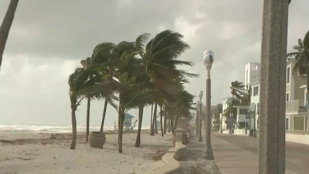 Strong wind, king tides send water surging inland leading to coastal flooding across South Florida — CBS Miami, Pinecrest Business news