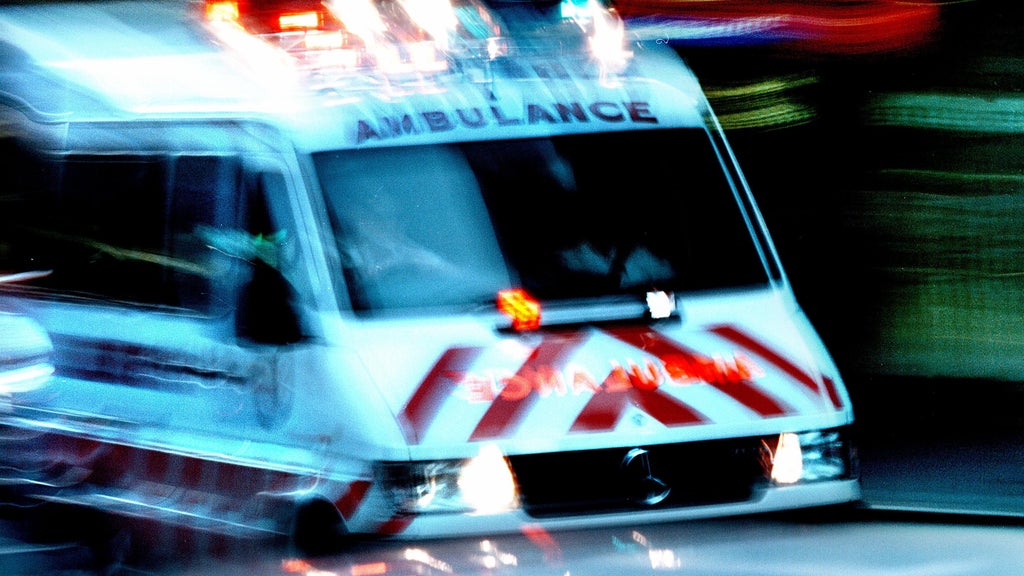 Woman arrested after allegedly setting man on fire in Miami-Dade, authorities say — CBS Miami, Pinecrest Health news