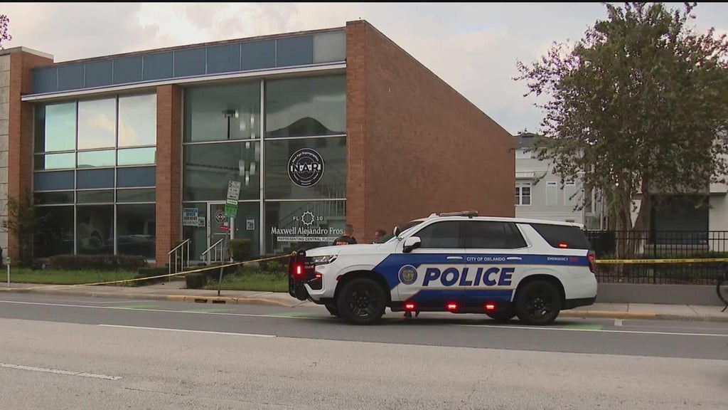Suspicious packages sent to two Florida congressional offices — CBS Miami, Pinecrest Community news