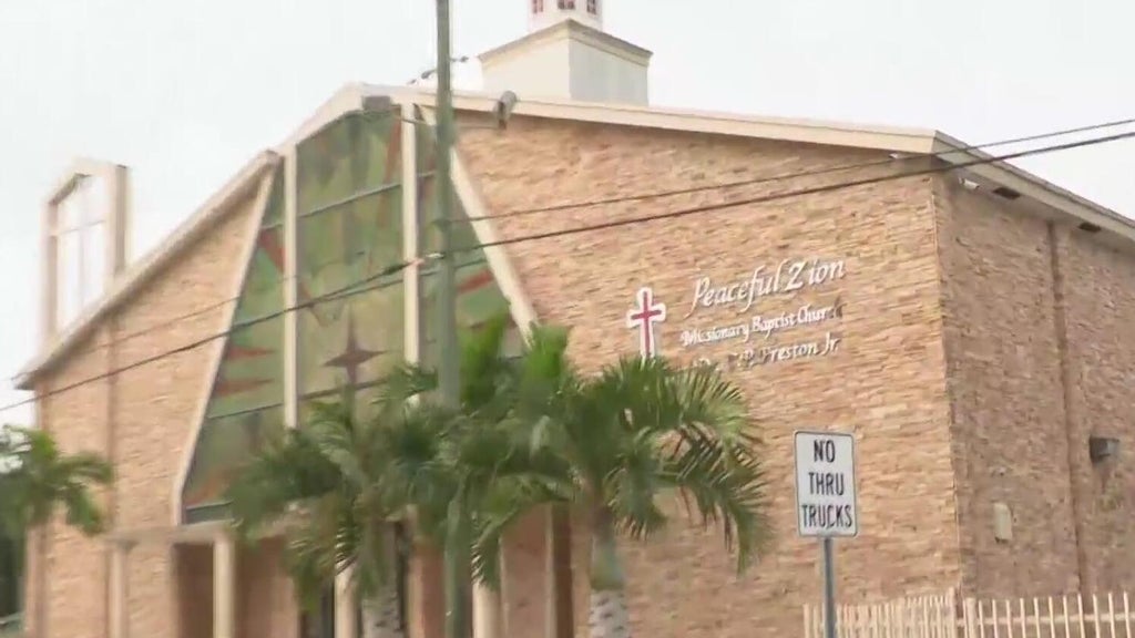 Man's decomposing body found on a lot owned by a northwest Miami-Dade church — CBS Miami, Pinecrest Schools news