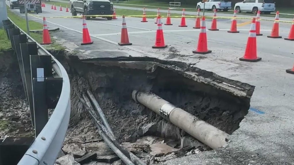 Crews work to repair Davie road that collapsed after major water main break — Pinecrest Community news