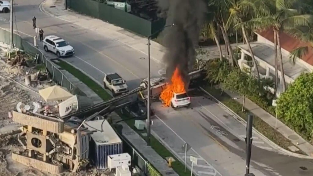 Brickell crane collapse injures 4, Miami police say — CBS Miami, Pinecrest Community news