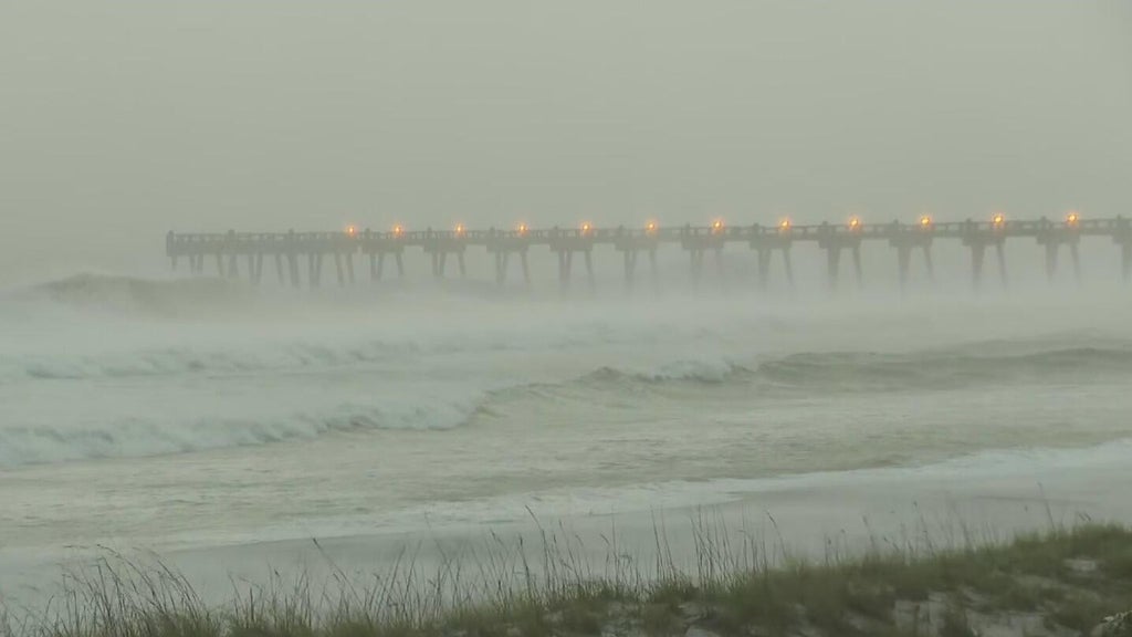 Florida's panhandle braces for Hurricane Isaias as it prepares to make landfall — CBS Miami, Pinecrest Community news