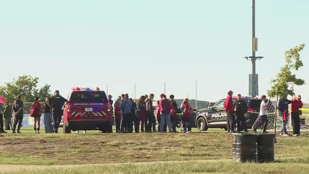 At least 2 killed, several injured after car drives onto Kansas soccer field — CBS Miami, Pinecrest Sports news