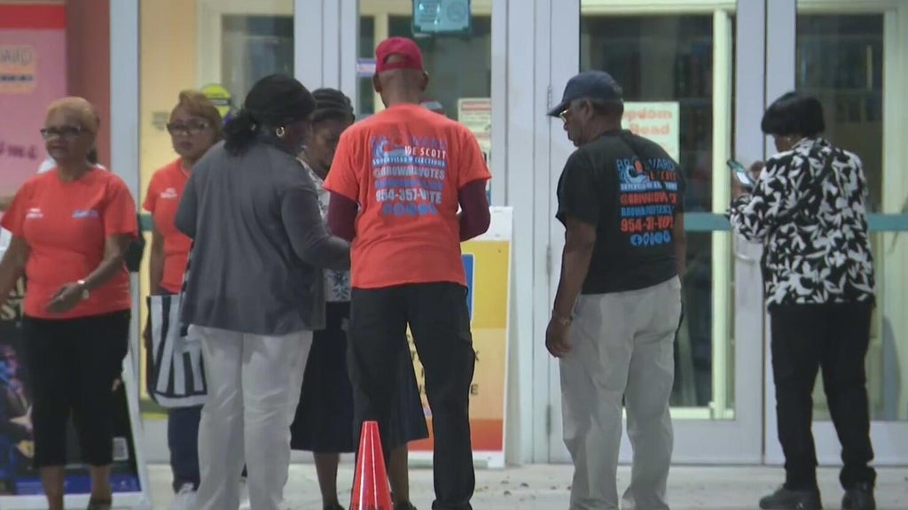 South Florida voters head to polls as early voting gets underway before midterm election — CBS Miami, Pinecrest Community news