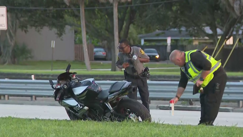 1 dead, 1 injured in motorcycle crash on Sunrise Boulevard near Florida's Turnpike, authorities say — CBS Miami, Pinecrest Health news