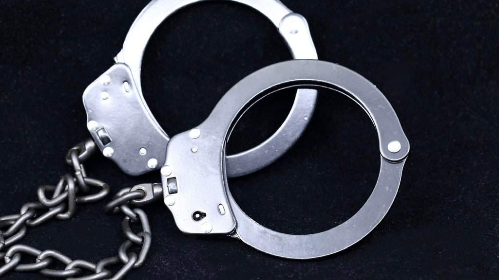 Miami-Dade man arrested after pistol-whipping child playing "ding dong ditch," report says — Pinecrest Health news