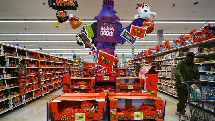 Halloween candy sales are off to a slow start amid high chocolate prices and affordability concerns — KARE 11 Food — Gopher, Pinecrest Dining news