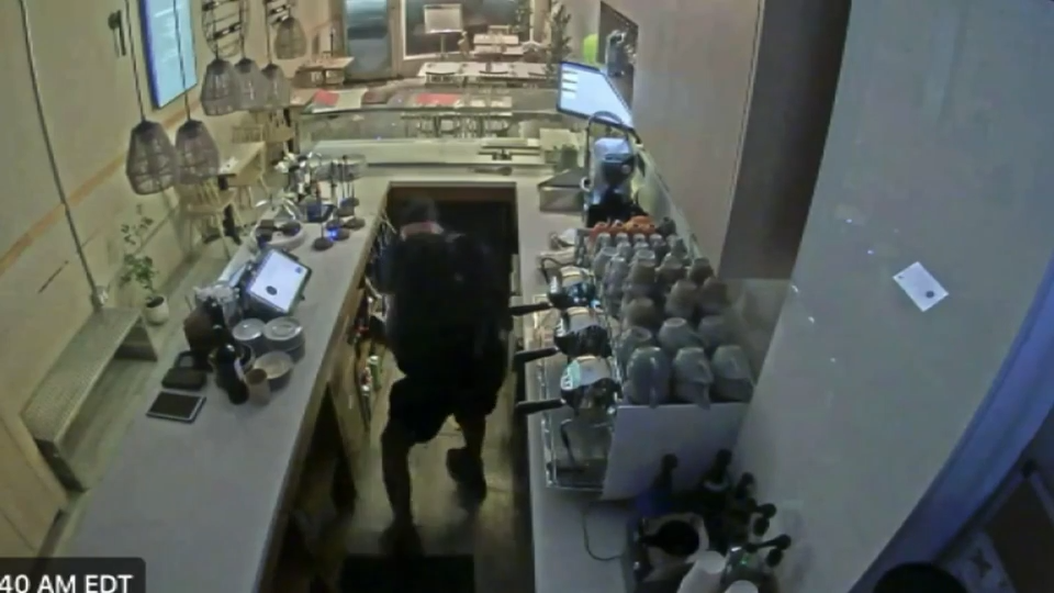 Burglar smashes into Miami Beach restaurant, steals cash register drawer, surveillance video shows — WSVN 7 Miami-Dade, Pinecrest Dining news