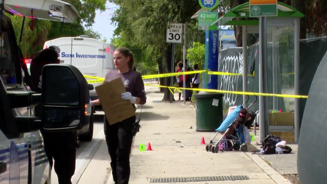 Attacker, victim injured in stabbing at Miami bus stop — WSVN 7 Miami-Dade, Pinecrest Community news