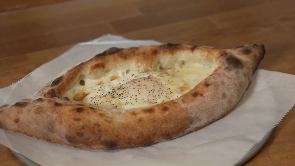 Bella Roma Italian Restaurant in Broward introduces a unique boat-shaped pizza — Pinecrest Dining news