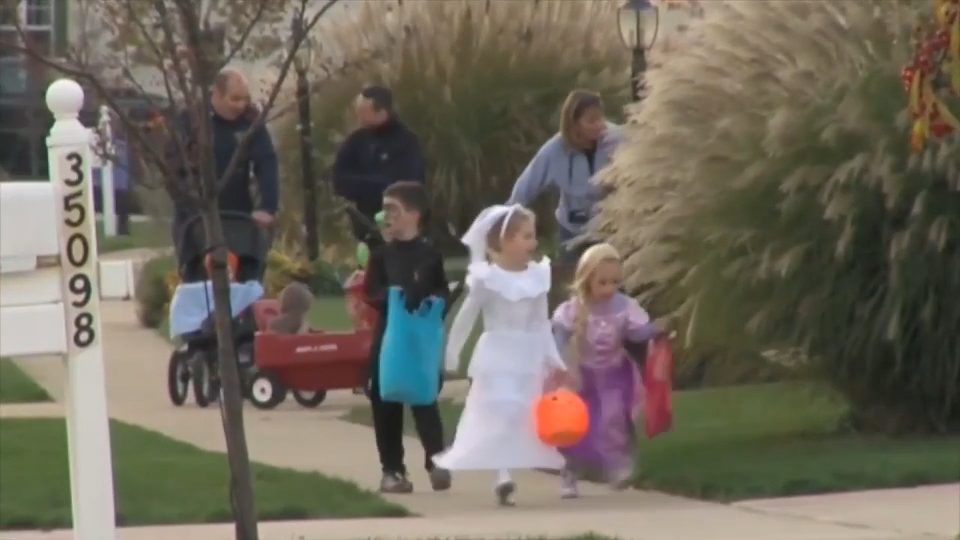 Experts say adults can help their young kids process scary sights during Halloween — Pinecrest Technology news