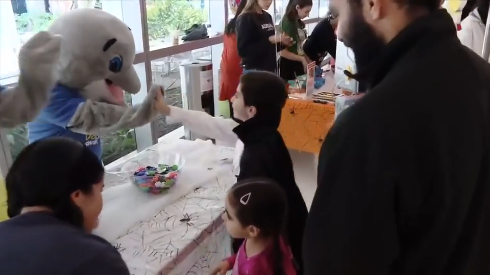 Nicklaus Children’s Hospital holds spirited Halloween celebration for costumed young patients — Pinecrest Health news