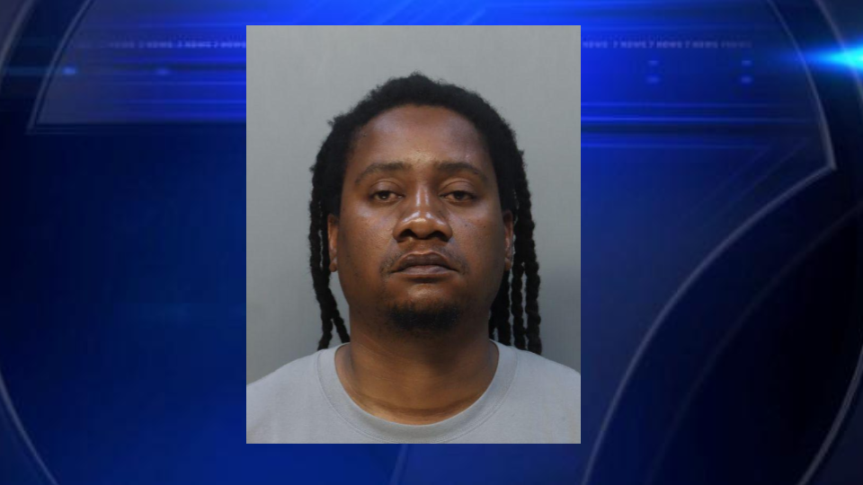 Driver accused of pointing gun at 2 people over parking space, police say — WSVN 7 Miami-Dade, Pinecrest Schools news
